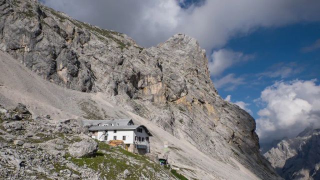 Die Knorrhütte